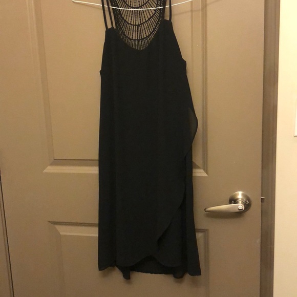 Black Dress - Picture 2 of 3